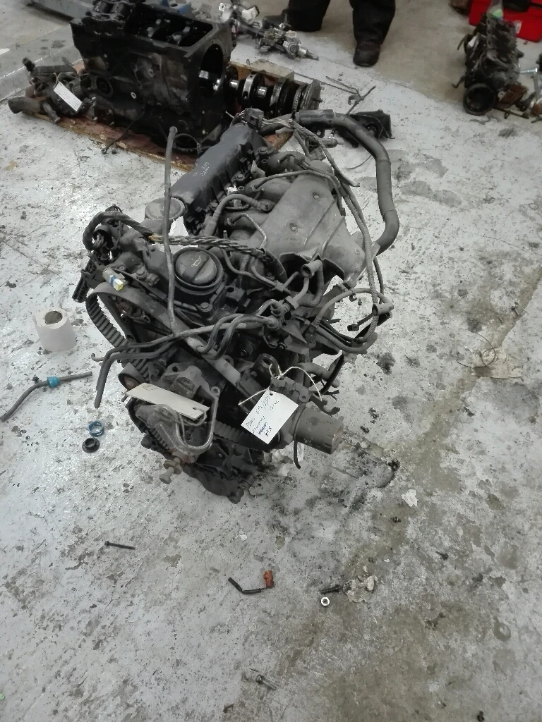 Двигател за пежо 2.2хди 607,807,ц8