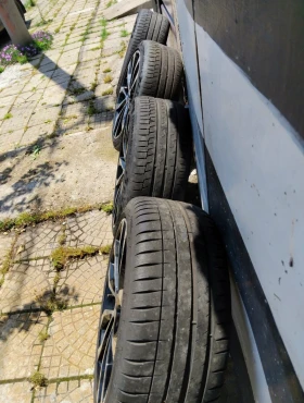 Гуми с джанти 235/40R19, снимка 3
