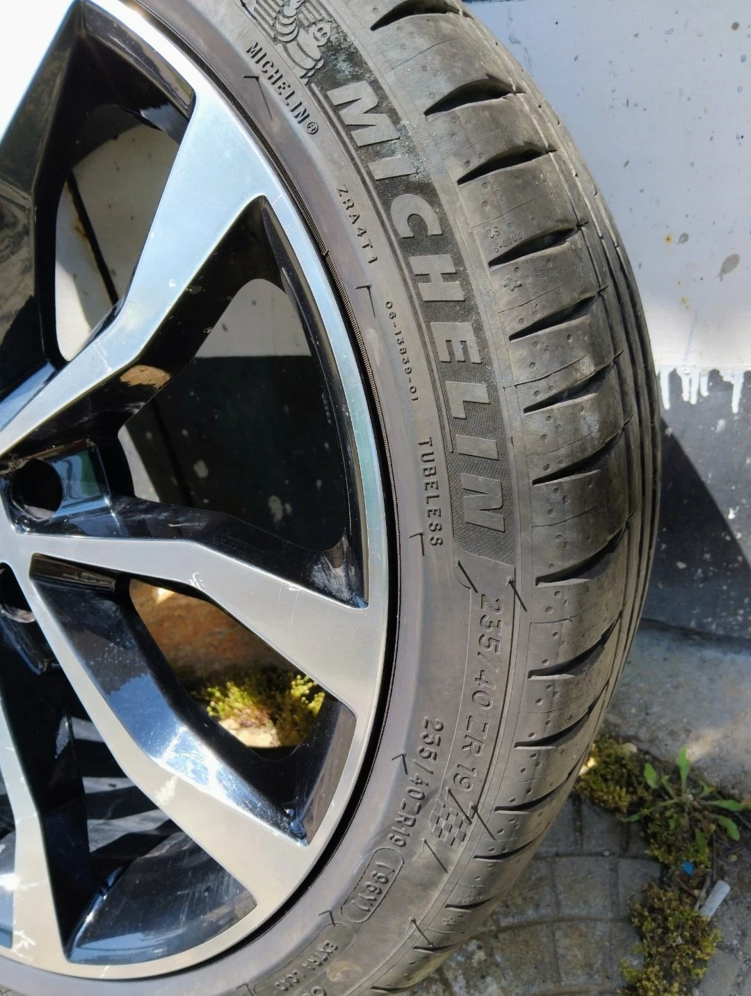 ���� � ������ 235/40R19 | Mobile.bg � ����������� 1