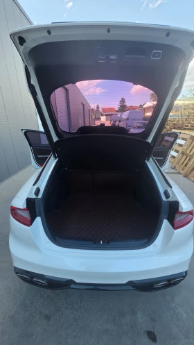 Kia Stinger 3.3T GT, снимка 15