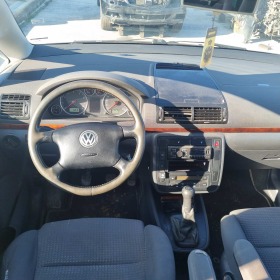 VW Sharan 2.0 i, снимка 10 - Автомобили и джипове - 43362756