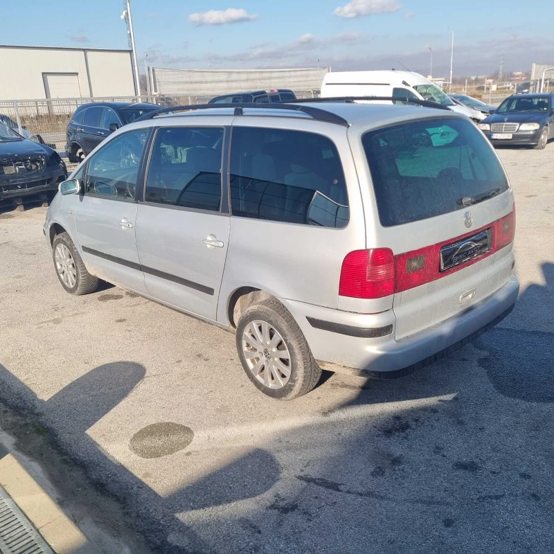 VW Sharan 2.0 i, снимка 4 - Автомобили и джипове - 43362756