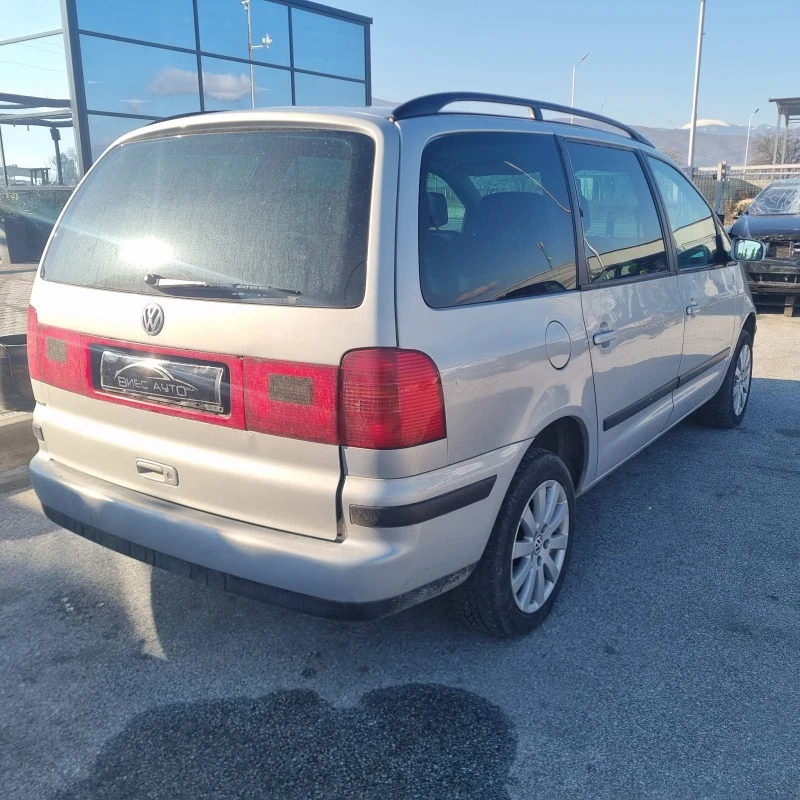 VW Sharan 2.0 i, снимка 6 - Автомобили и джипове - 43362756