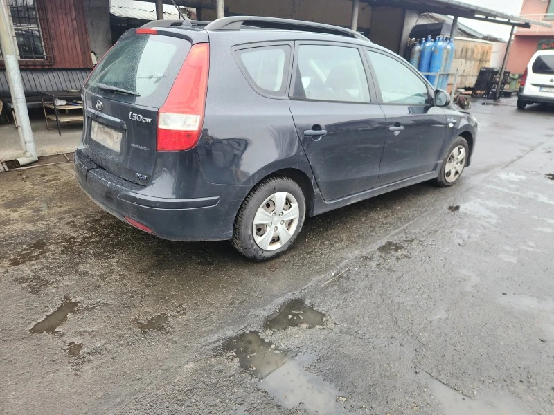 Hyundai I30 1.6crdi, снимка 2 - Автомобили и джипове - 44654501