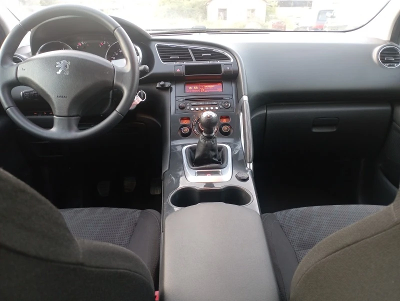 Peugeot 3008 1.6HDI, снимка 9 - Автомобили и джипове - 46316714