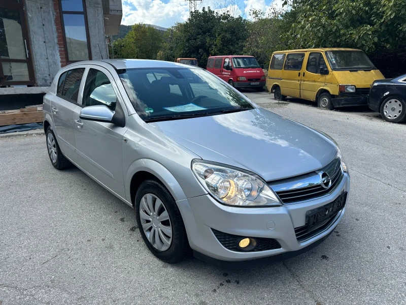 Opel Astra 1.8 АВТОМАТ, снимка 5 - Автомобили и джипове - 47498177