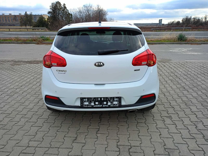 Kia Ceed 1.6 CRDi, снимка 4 - Автомобили и джипове - 48367999