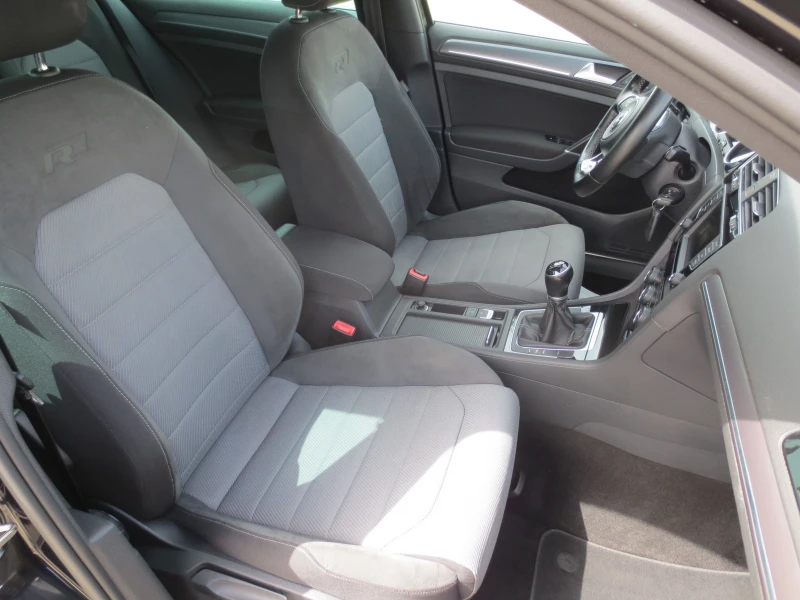 VW Golf 1.4 TSI* R-LINE* , снимка 15 - Автомобили и джипове - 49941343