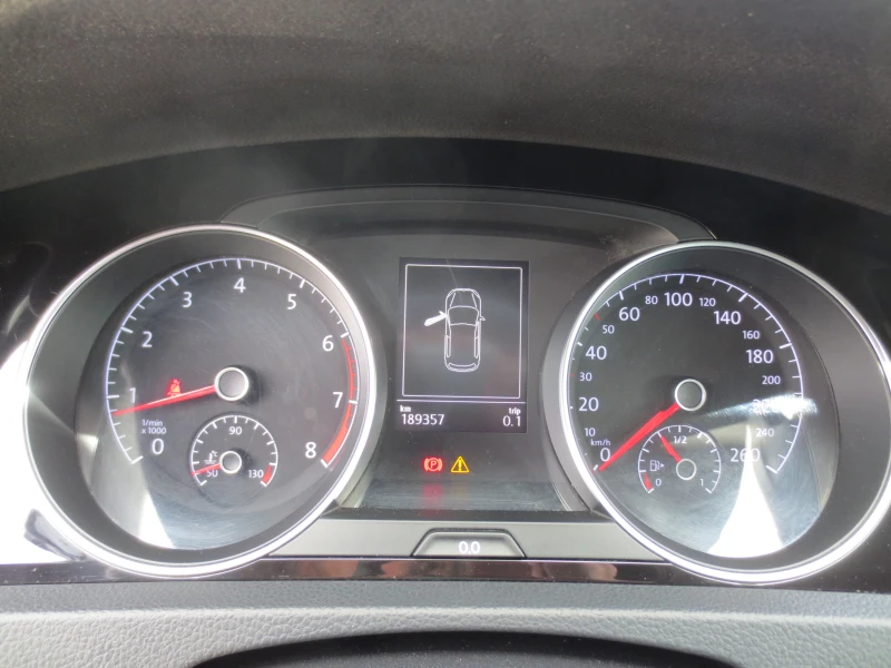 VW Golf 1.4 TSI* R-LINE* , снимка 11 - Автомобили и джипове - 49941343