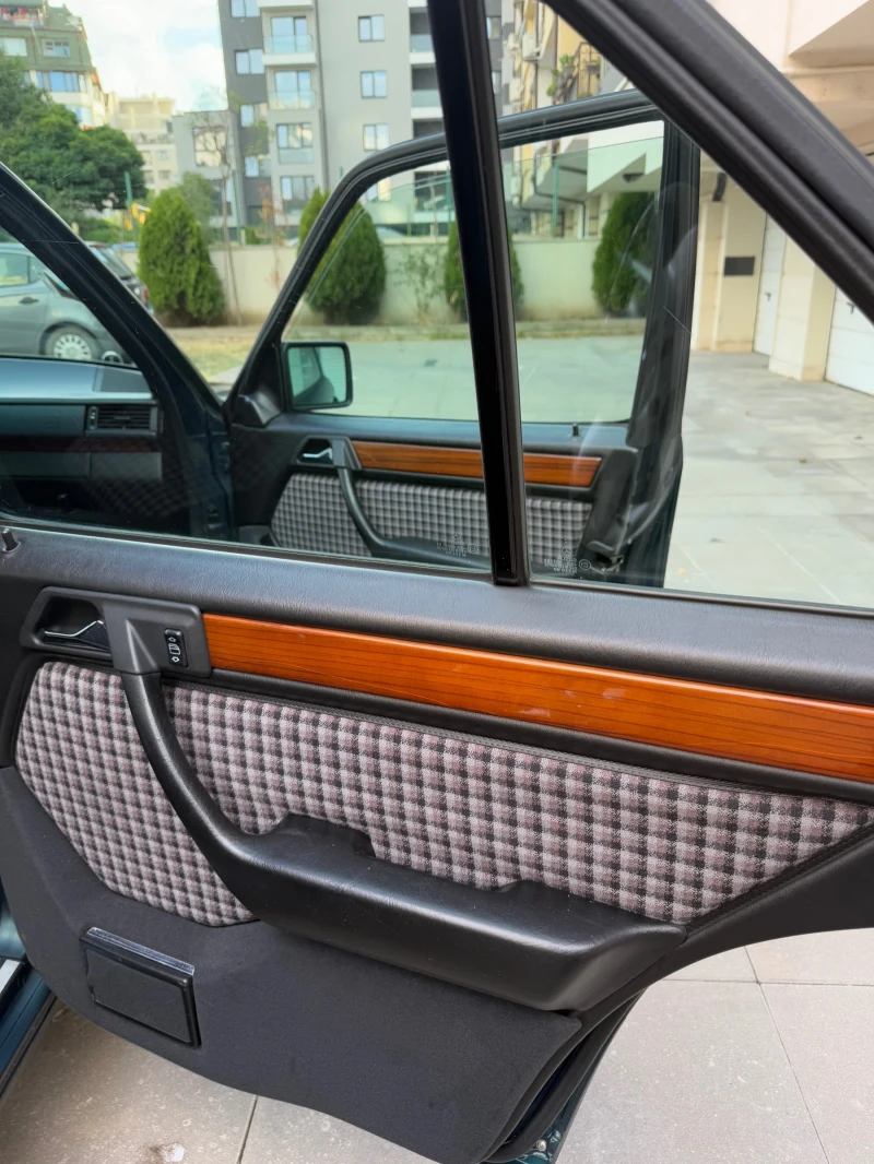 Mercedes-Benz 124, снимка 8 - Автомобили и джипове - 51983418