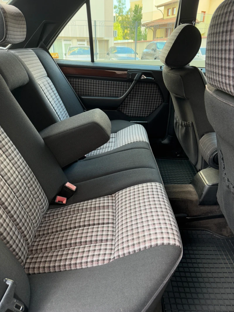 Mercedes-Benz 124, снимка 7 - Автомобили и джипове - 51983418