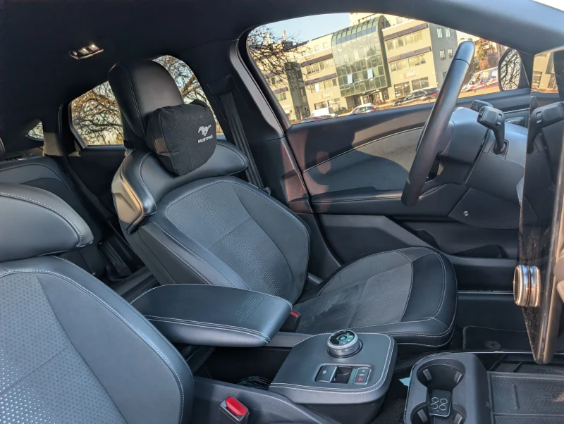 Ford Mustang Mach-E AWD GT PERFORMANCE, снимка 12 - Автомобили и джипове - 52433861