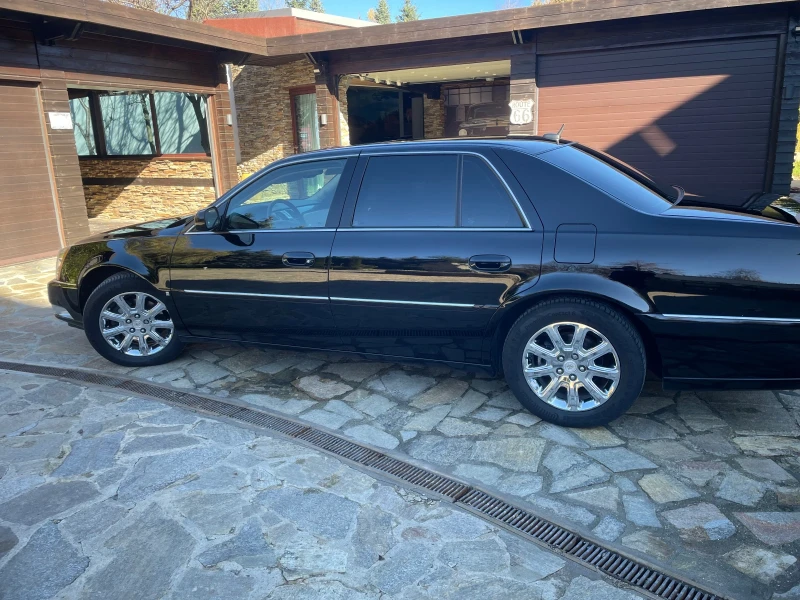 Cadillac DTS, снимка 2 - Автомобили и джипове - 52435830