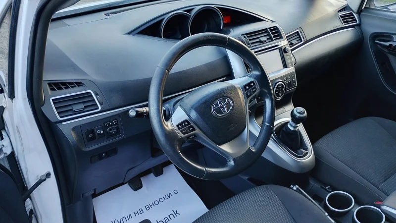 Toyota Verso 1.6 д 7 места, снимка 6 - Автомобили и джипове - 52516425