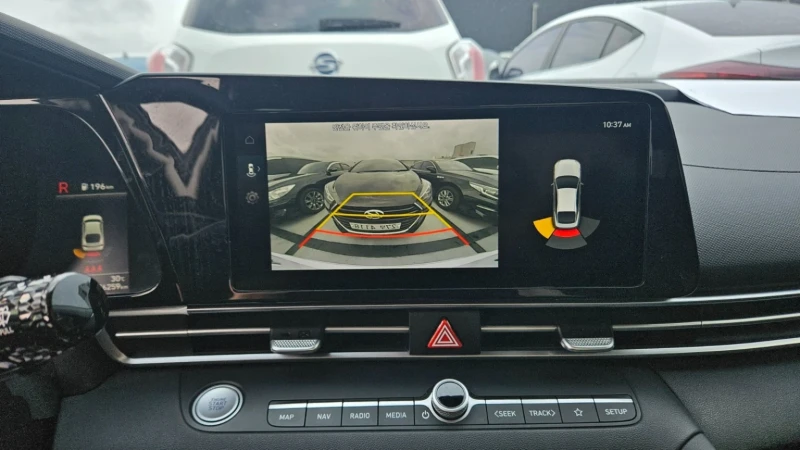 Hyundai Elantra, снимка 14 - Автомобили и джипове - 52691237