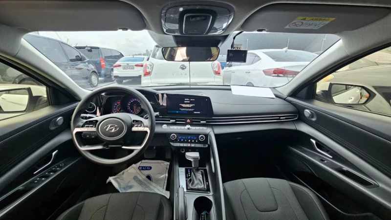 Hyundai Elantra, снимка 10 - Автомобили и джипове - 52691237