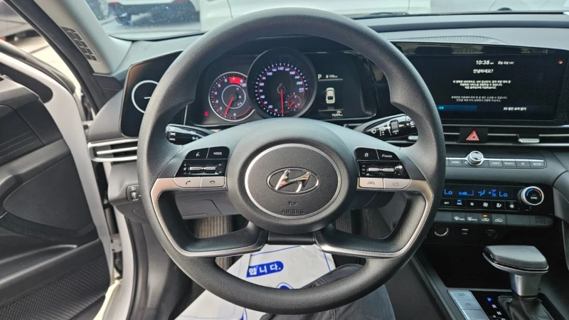 Hyundai Elantra, снимка 11 - Автомобили и джипове - 52691237