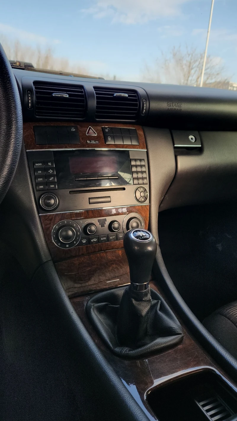 Mercedes-Benz C 220, снимка 4 - Автомобили и джипове - 53341285