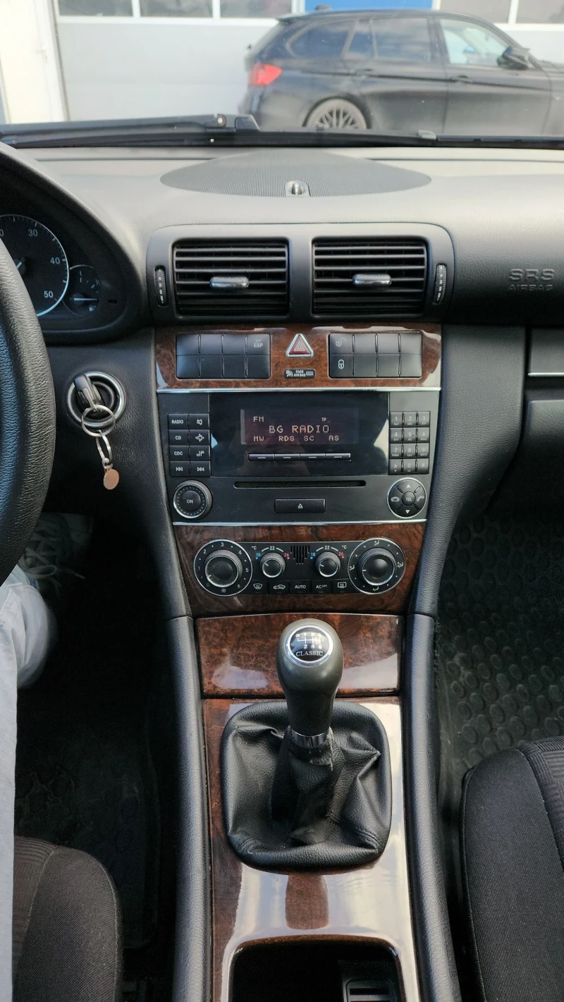 Mercedes-Benz C 220, снимка 11 - Автомобили и джипове - 53341285