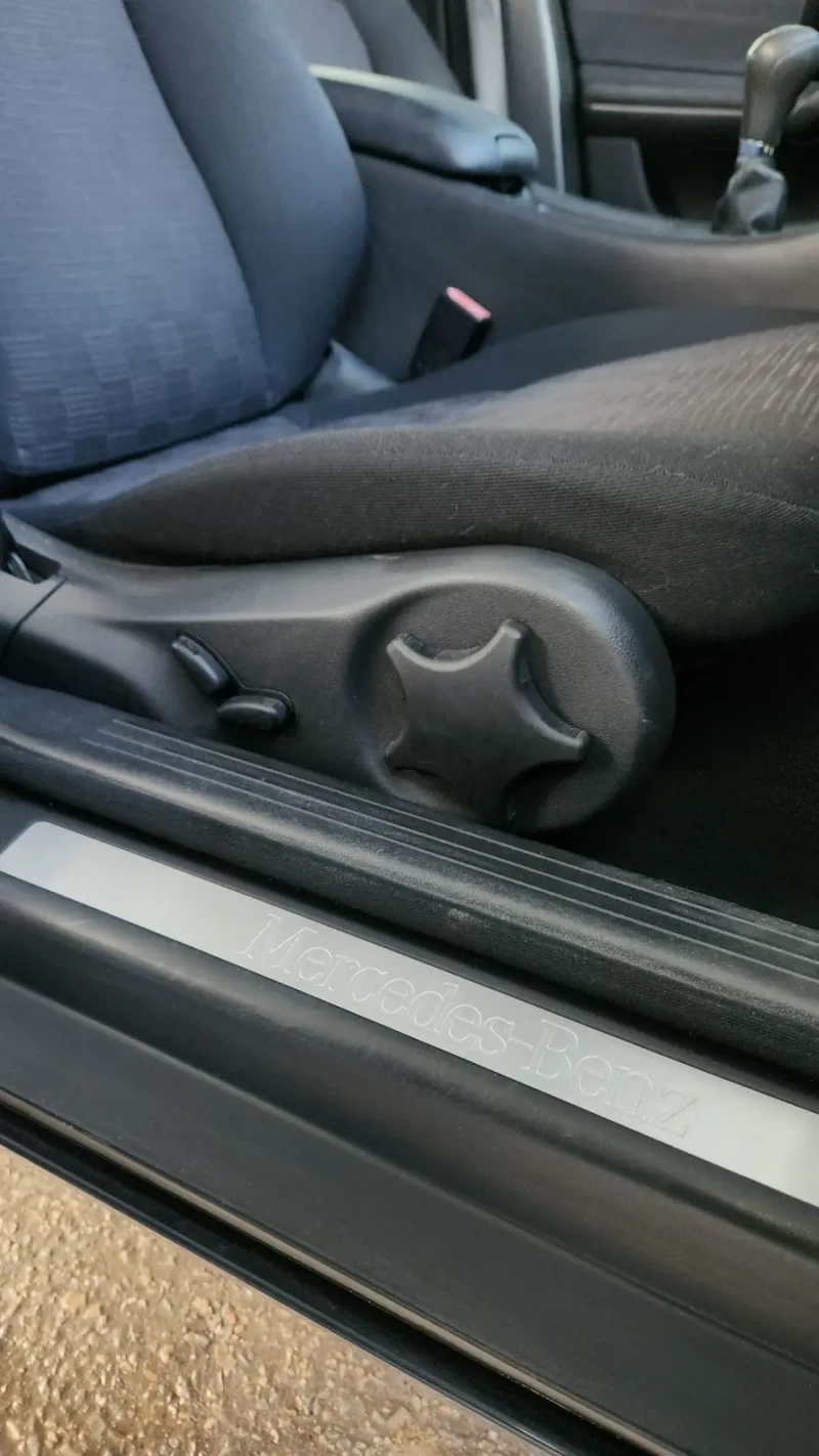 Mercedes-Benz C 220, снимка 8 - Автомобили и джипове - 53341285