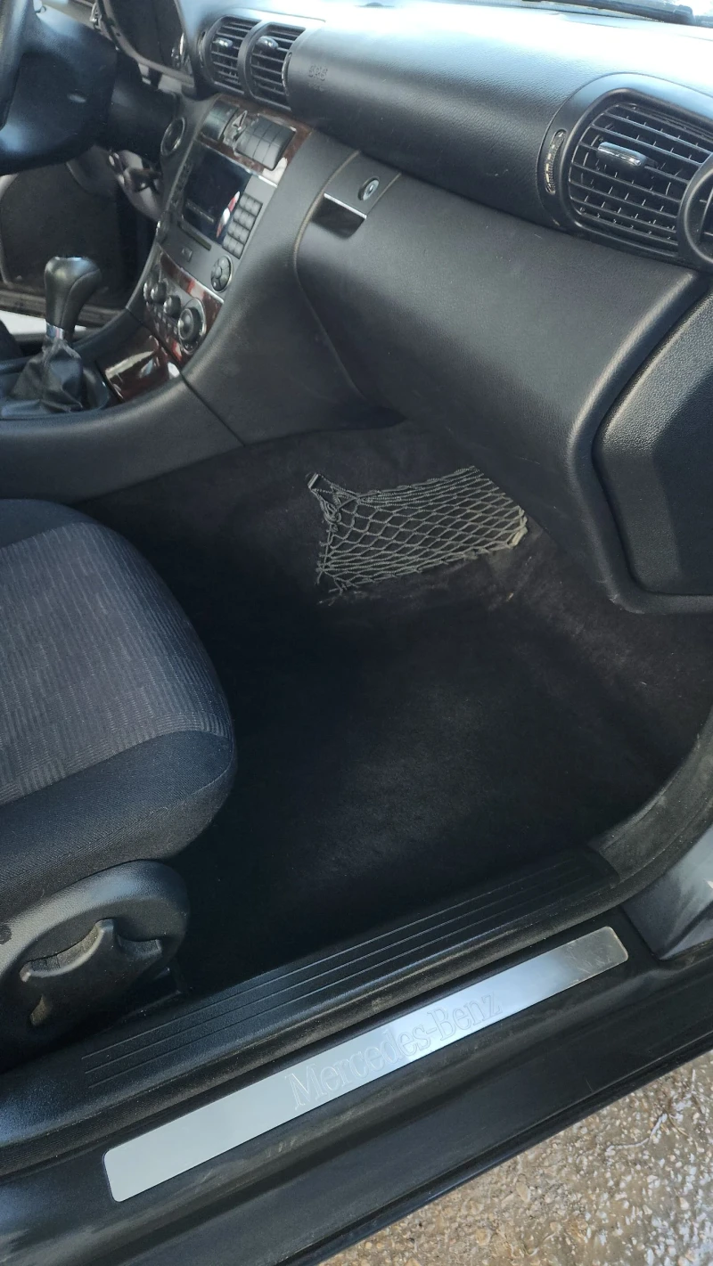 Mercedes-Benz C 220, снимка 7 - Автомобили и джипове - 53341285