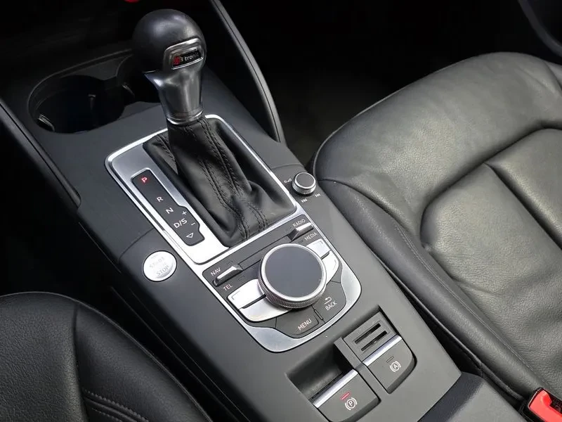 Audi A3 A3 2.0 Tdi Dynamic 8V, снимка 17 - Автомобили и джипове - 54989356