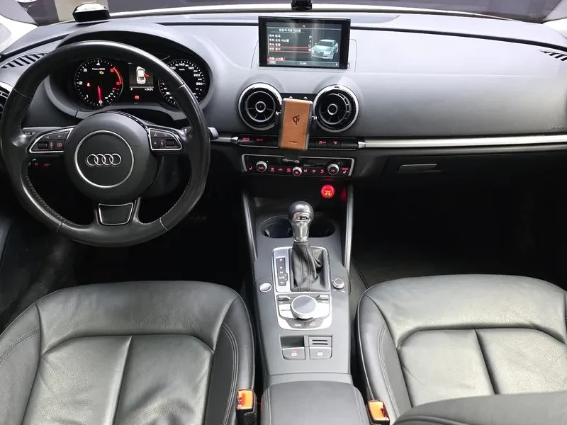 Audi A3 A3 2.0 Tdi Dynamic 8V, снимка 13 - Автомобили и джипове - 54989356