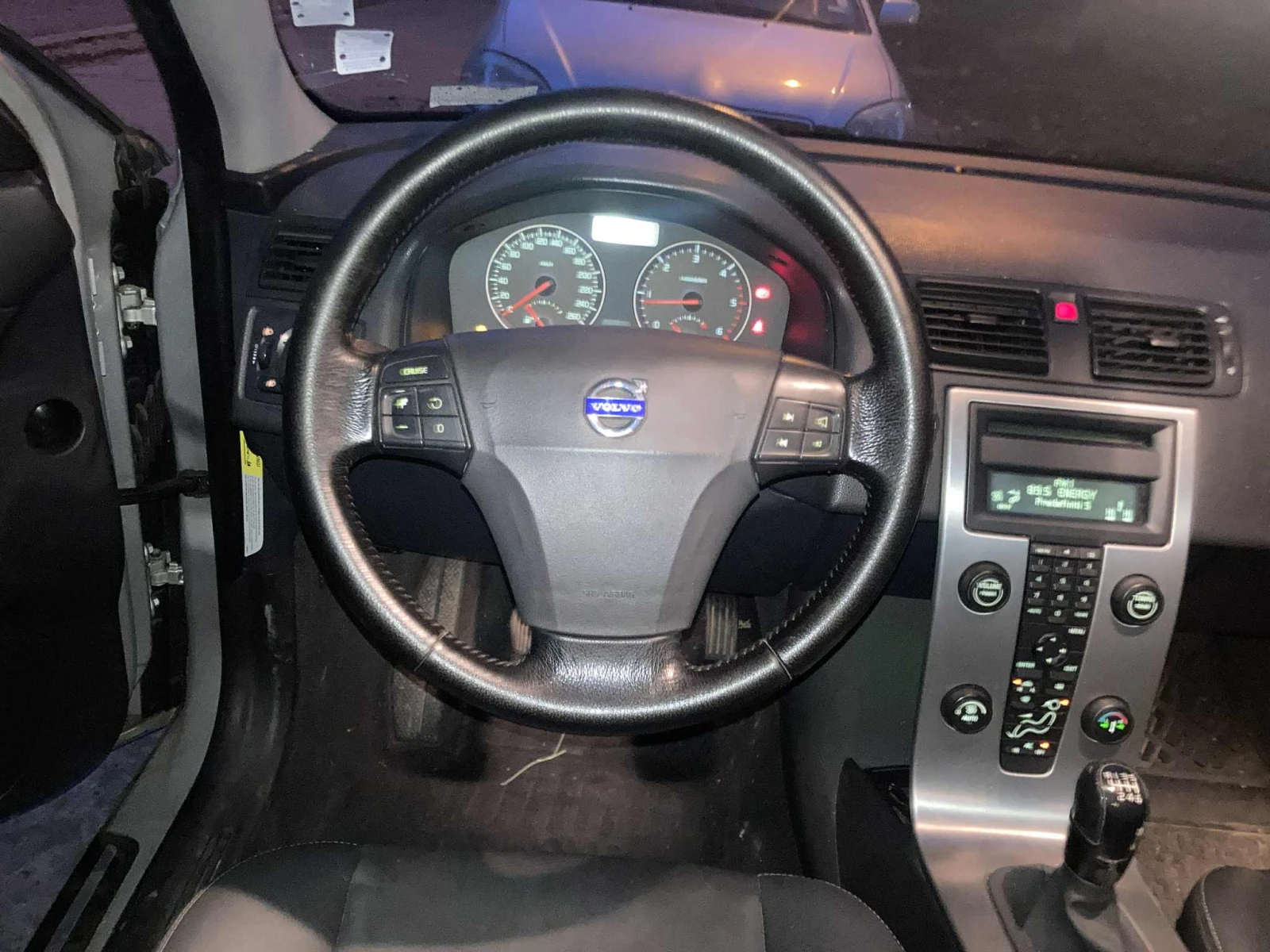 Volvo V50  - изображение 4