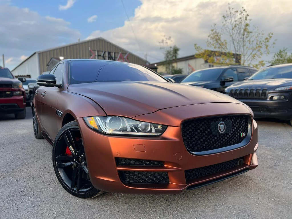 Jaguar XE * АВТО КРЕДИТ* ЦЕНА ДО БГ * СЕРВИЗНА ИСТОРИЯ *  - изображение 3