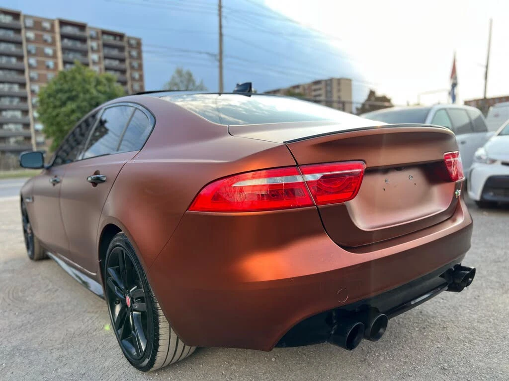 Jaguar XE * АВТО КРЕДИТ* ЦЕНА ДО БГ * СЕРВИЗНА ИСТОРИЯ *  - изображение 4