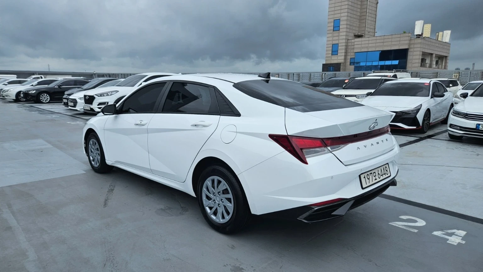 Hyundai Elantra | Mobile.bg   5