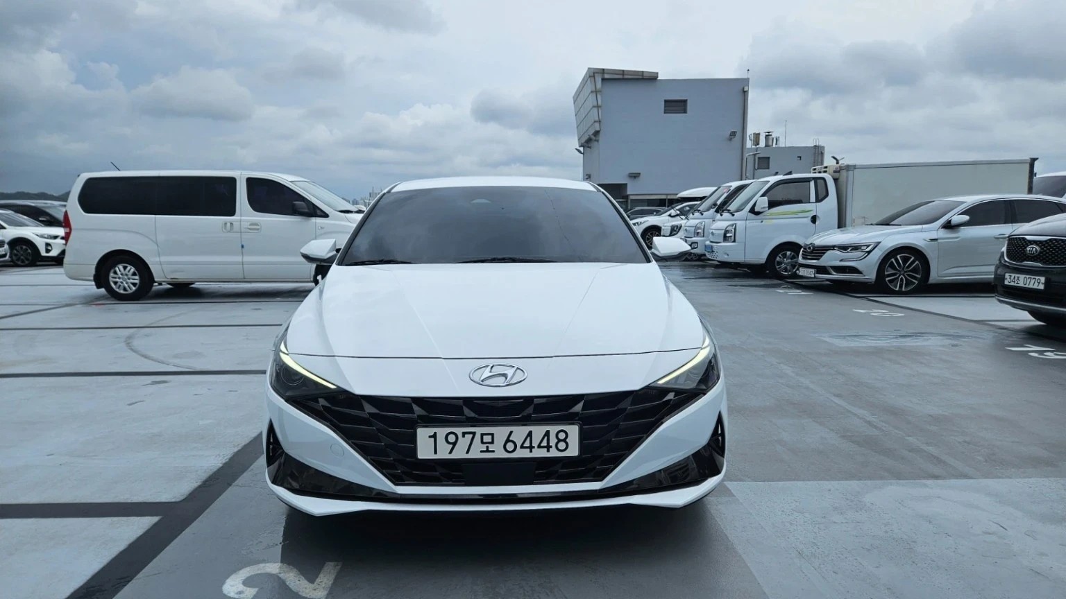Hyundai Elantra | Mobile.bg   2