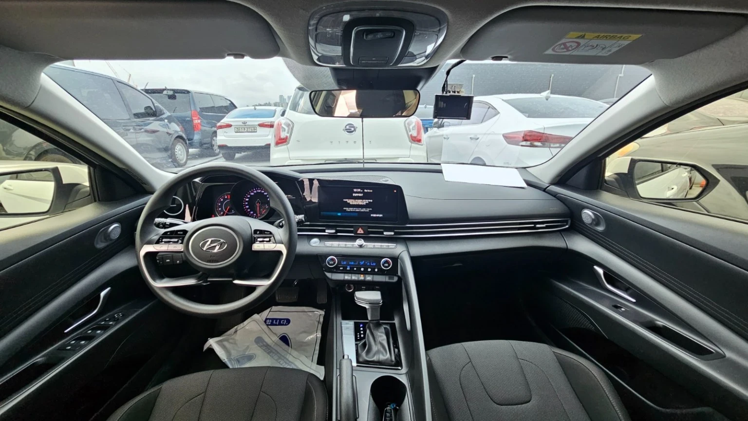 Hyundai Elantra | Mobile.bg   10