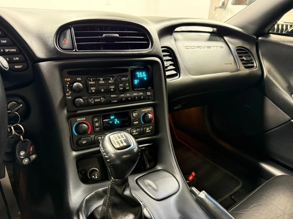 Chevrolet Corvette * Z06 * CARFAX * ���� �� �� | Mobile.bg � ����������� 12