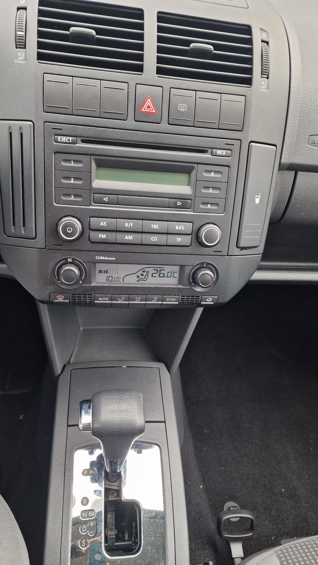 VW Polo 1.4i Automatic , снимка 11 - Автомобили и джипове - 53890821