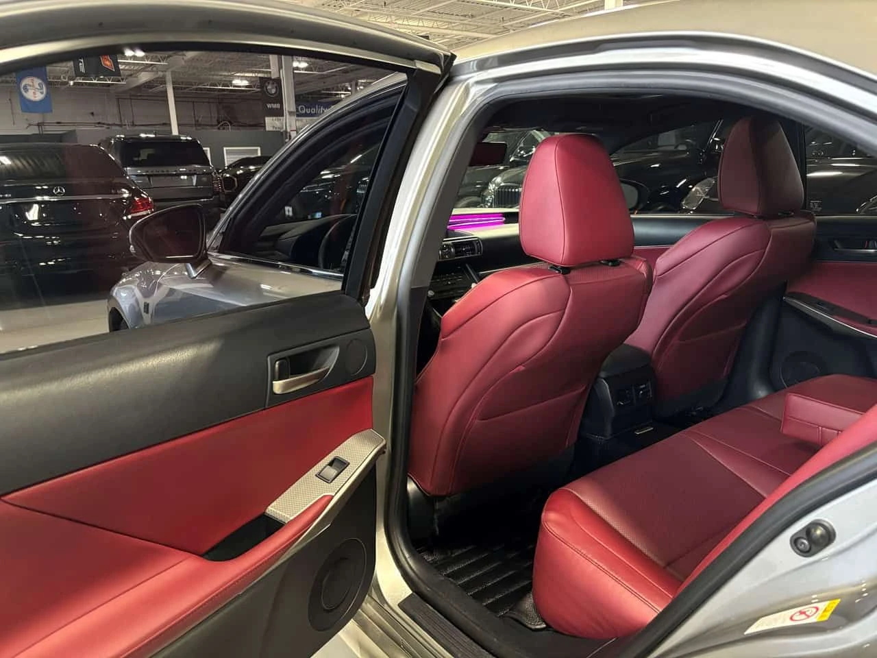 Lexus IS * 350 * SPORT| AWD| NAV| REDLEATHER| SUNROOF| EXHA | Mobile.bg � ����������� 17