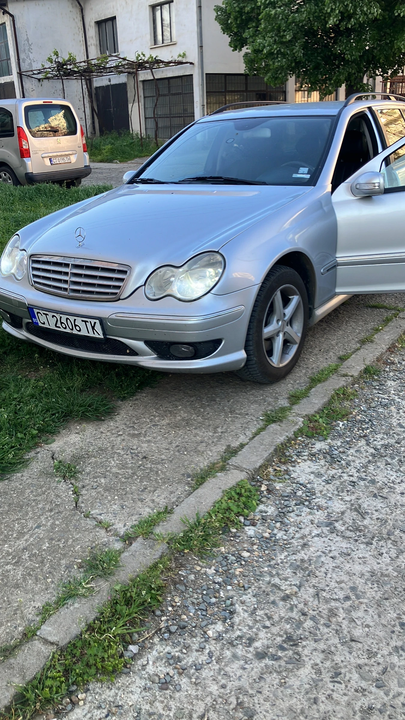 Mercedes-Benz C 200, снимка 3 - Автомобили и джипове - 54643616