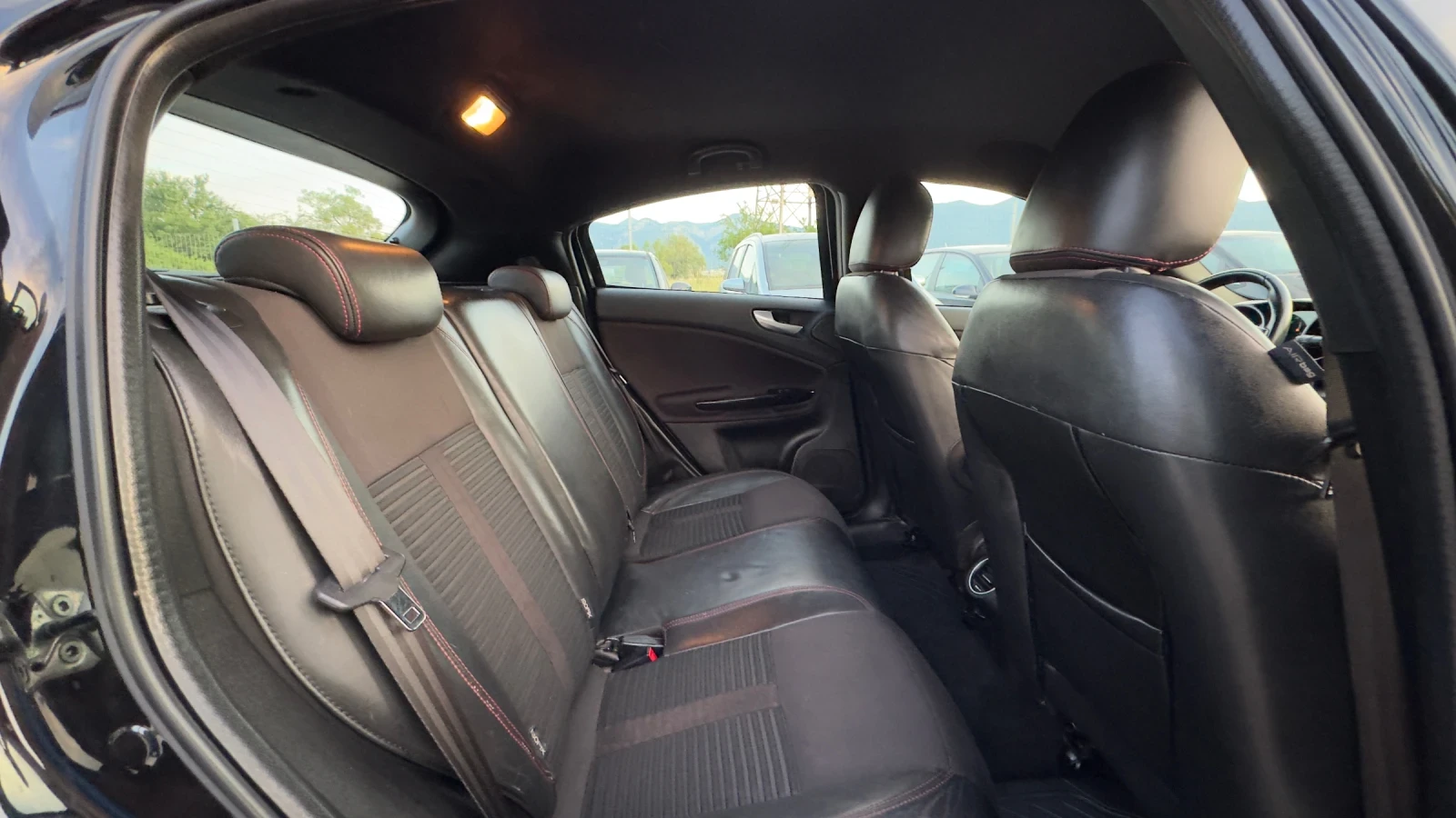 Alfa Romeo Giulietta 1.4 TURBO BENZINA 186000 km, снимка 11 - Автомобили и джипове - 54983417