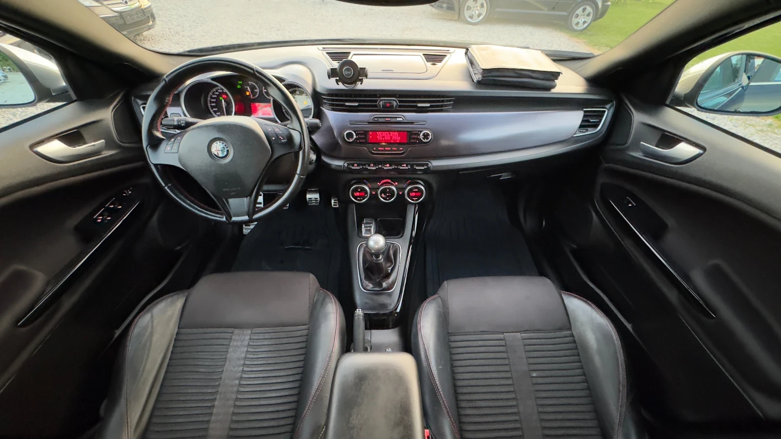 Alfa Romeo Giulietta 1.4 TURBO BENZINA 186000 km, снимка 10 - Автомобили и джипове - 54983417