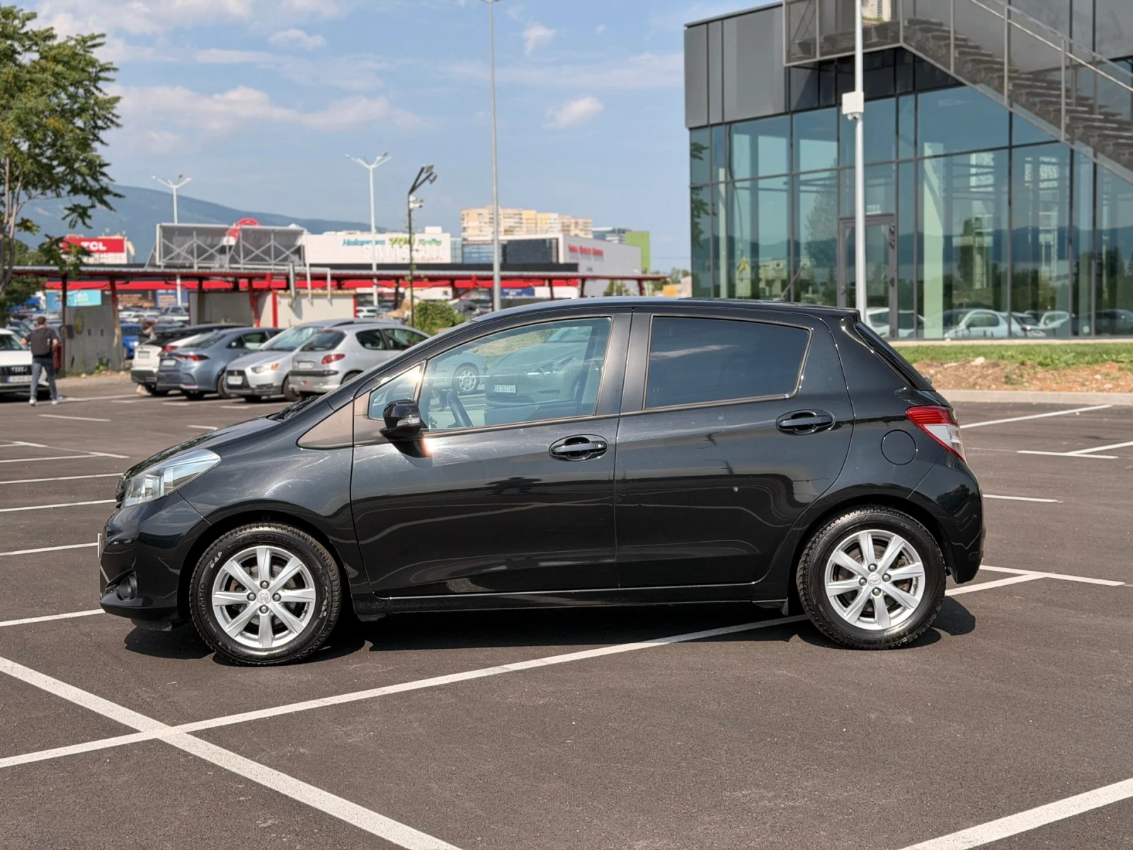 Toyota Yaris 1.33vvt-i-Автоматик-Лизинг през Уникредит по160евр, снимка 4 - Автомобили и джипове - 55112188
