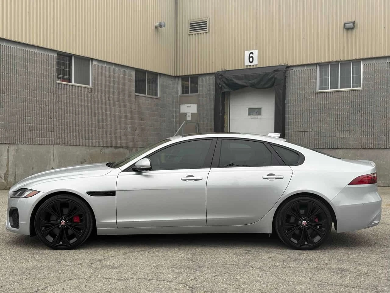 Jaguar Xf * SE * АВТОКРЕДИТ БЕЗ ПЪРВОНАЧАЛНА ВНОСКА* , снимка 2 - Автомобили и джипове - 55220441