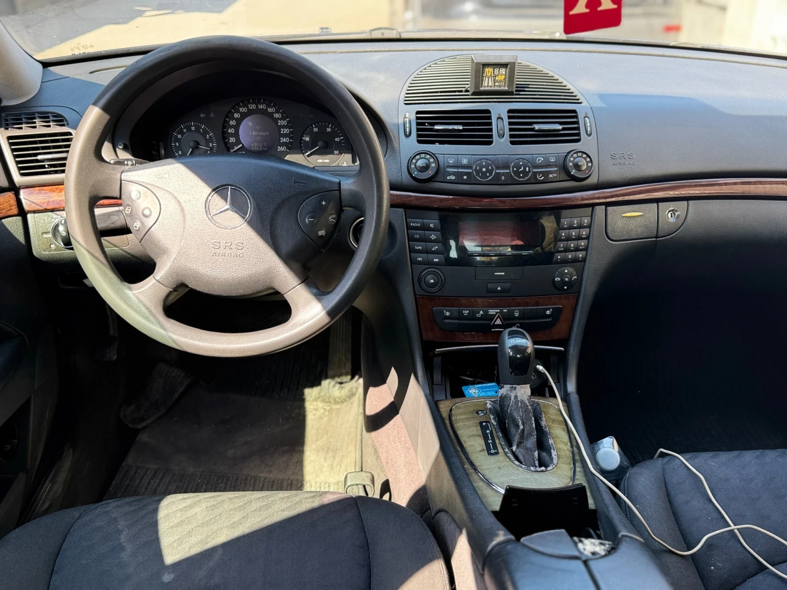 Mercedes-Benz E 220 CDI, снимка 5 - Автомобили и джипове - 55498358