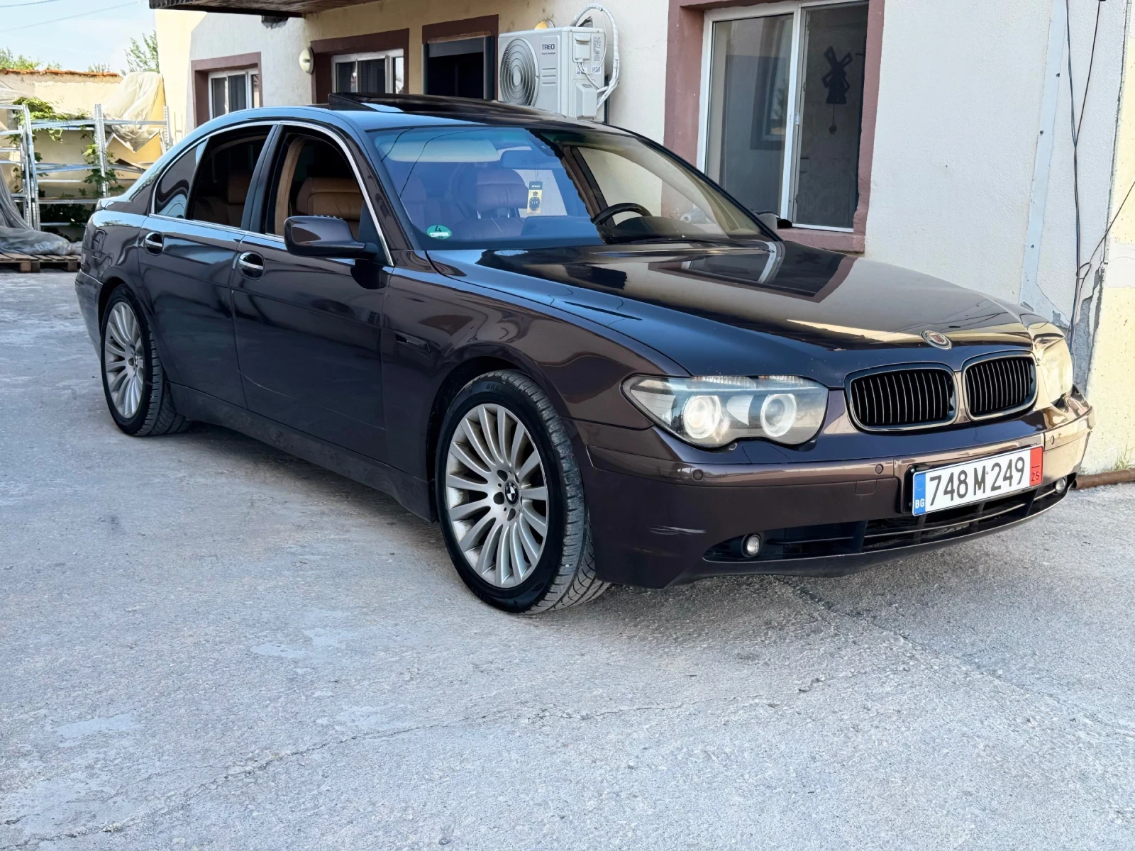 BMW 730 E65