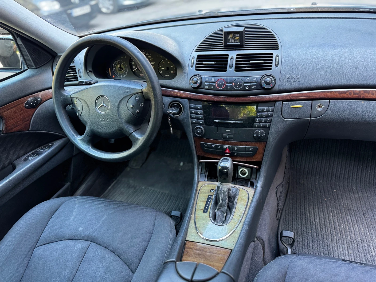 Mercedes-Benz E 220 CDI, снимка 5 - Автомобили и джипове - 55655585