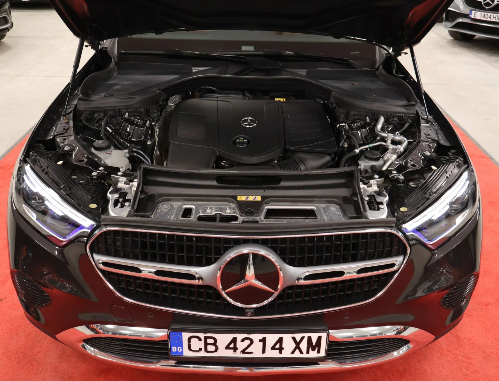Mercedes-Benz GLC 200 Бензин | 4 Matic | 56000km | Силвър Стар, снимка 16 - Автомобили и джипове - 55839259