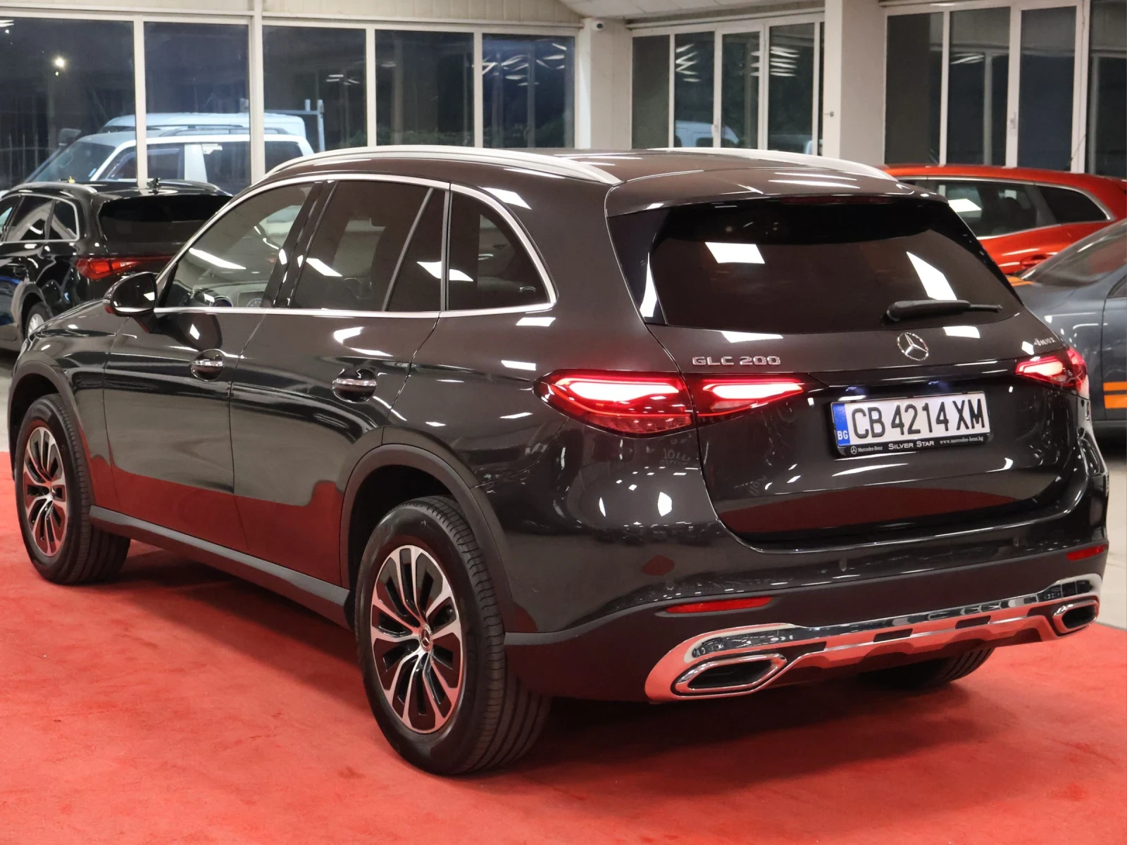 Mercedes-Benz GLC 200 Бензин | 4 Matic | 56000km | Силвър Стар, снимка 4 - Автомобили и джипове - 55839259