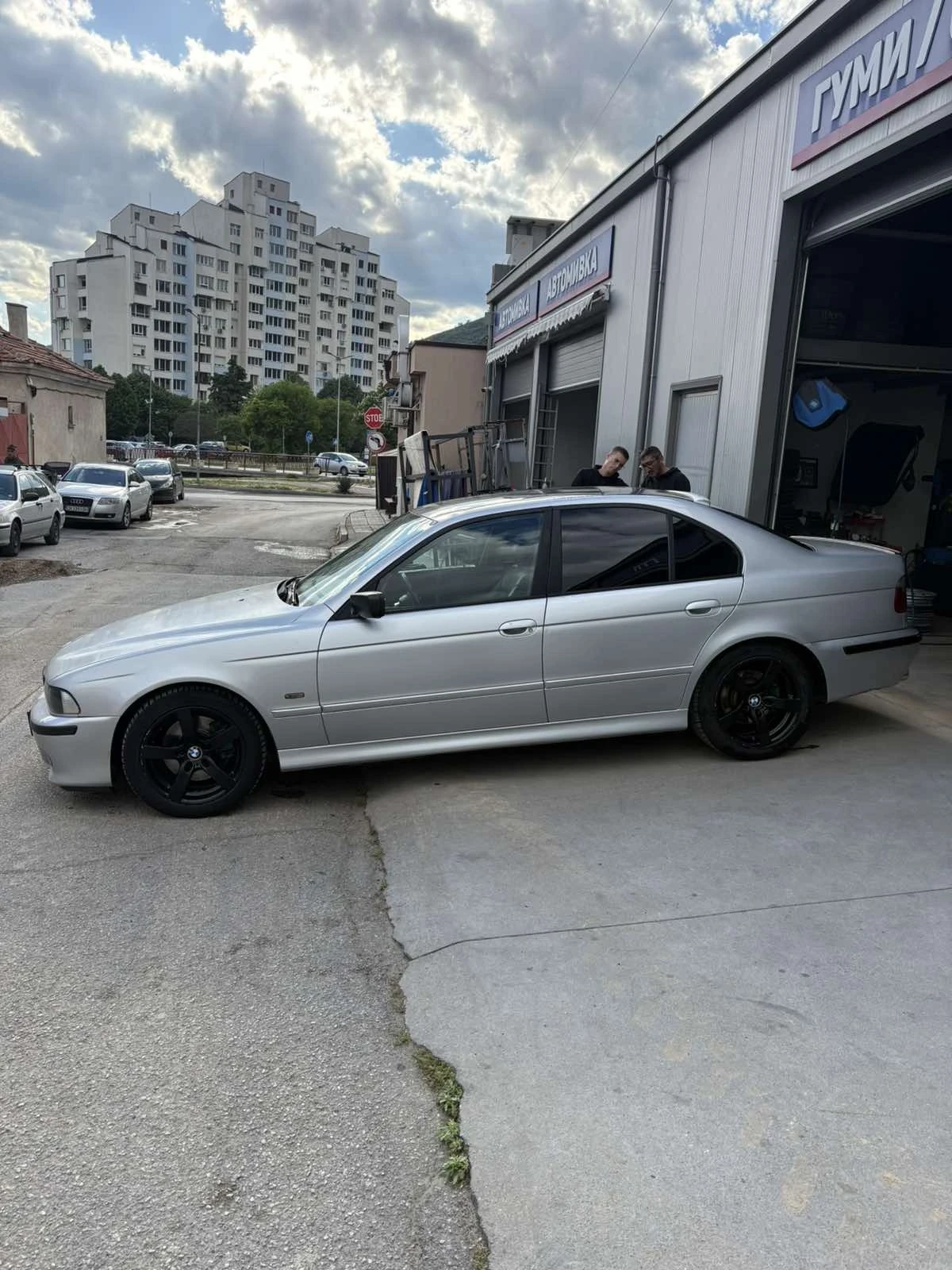 BMW 530, снимка 4 - Автомобили и джипове - 55901976