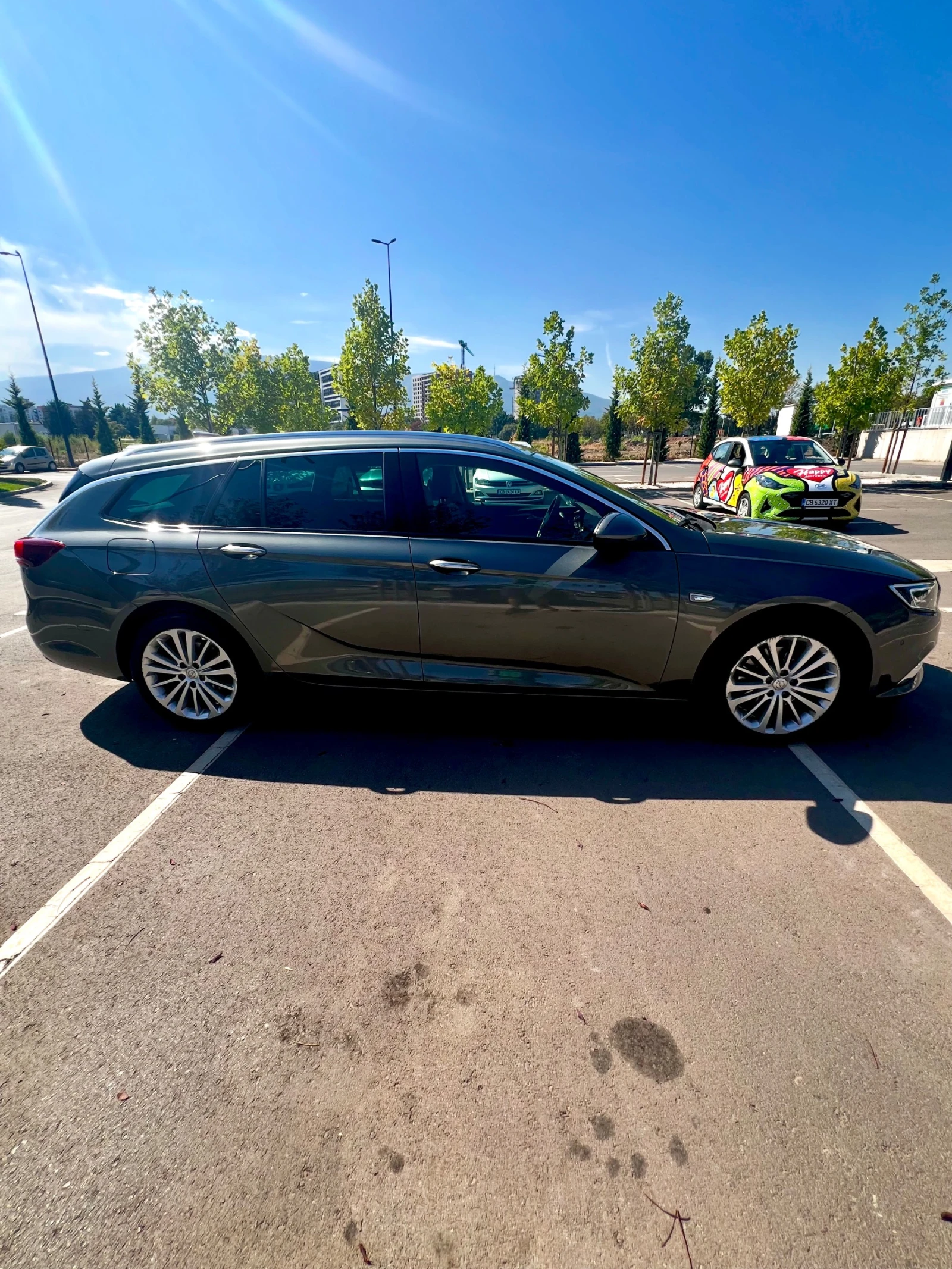 Opel Insignia Sports Tourer, снимка 3 - Автомобили и джипове - 56325241