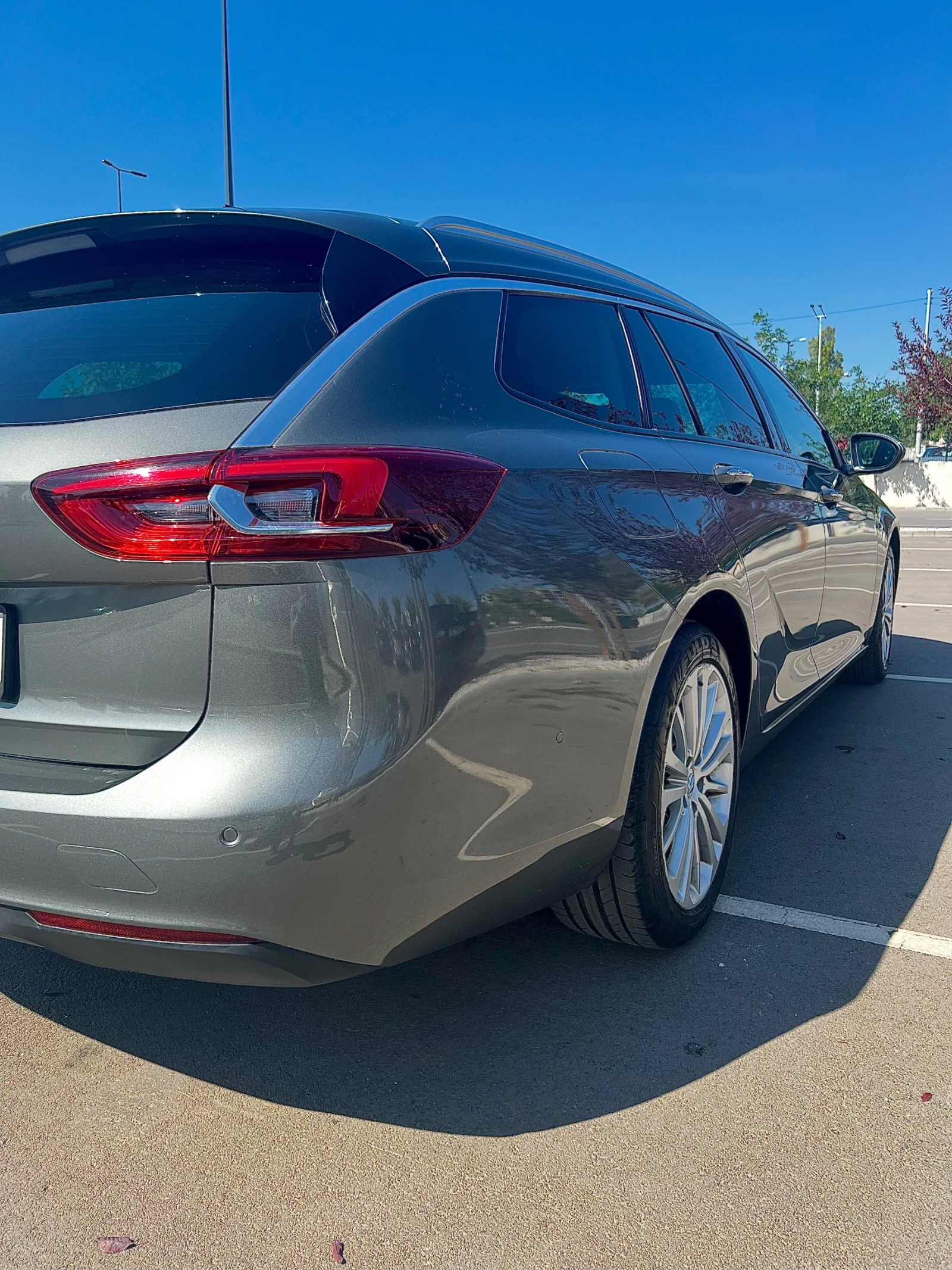 Opel Insignia Sports Tourer, снимка 4 - Автомобили и джипове - 56325241