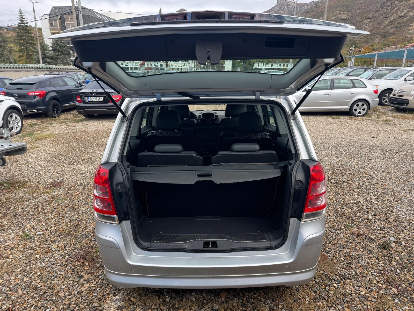 Opel Zafira 1.8i cosmo, снимка 5 - Автомобили и джипове - 56710832